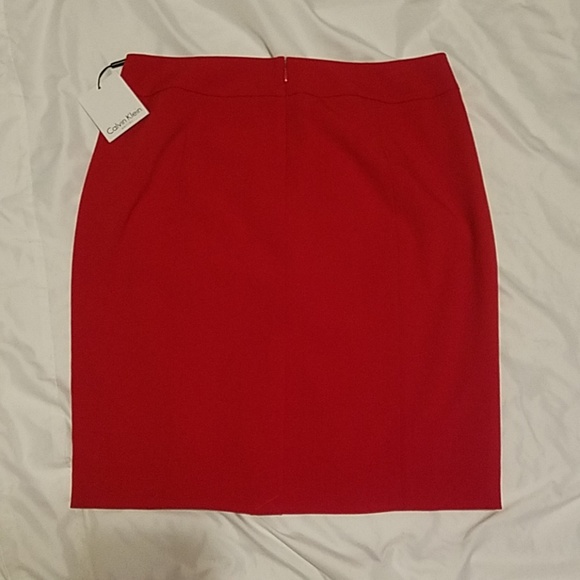 Red calvin klein  skirt. - Picture 6 of 6